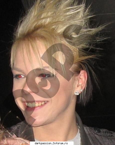Hot or Not Hot - Avril.....HOT Unica poza care numi prea place cu - *Jocury*