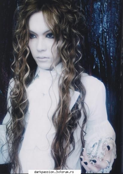 Hot or Not Hot - hot OMG ce feminim e Uruha aici....dar mie tot - *Jocury*