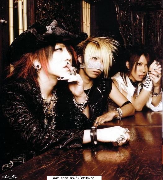 vreau o poza cu buniku xd uruha ^^ vreau poza